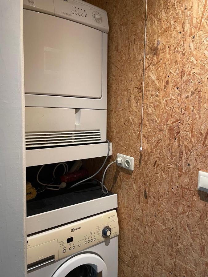 Tiny-House Van Zeecontainers Bij Het Bos Oranjewoud Ngoại thất bức ảnh